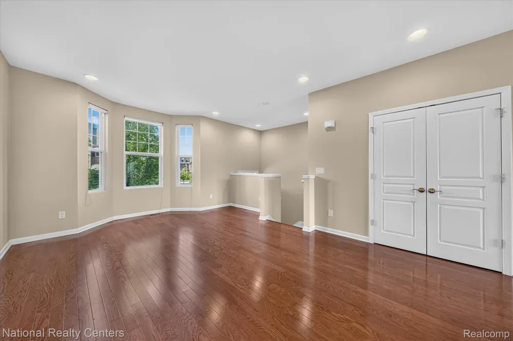 330 Glenhurst Boulevard Rochester Hills City, MI 48307