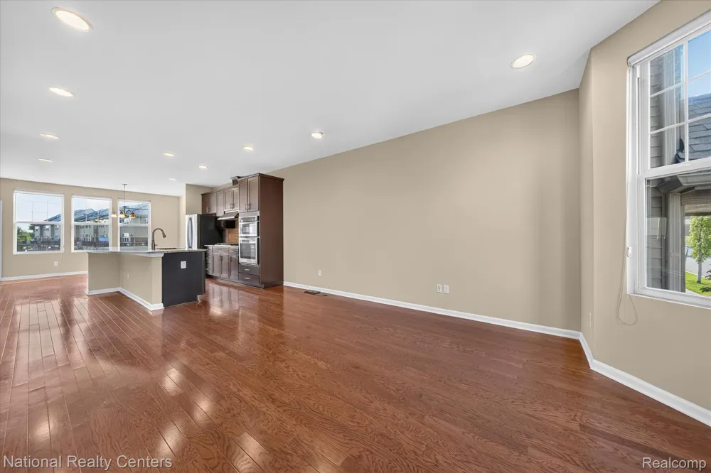 330 Glenhurst Boulevard Rochester Hills City, MI 48307