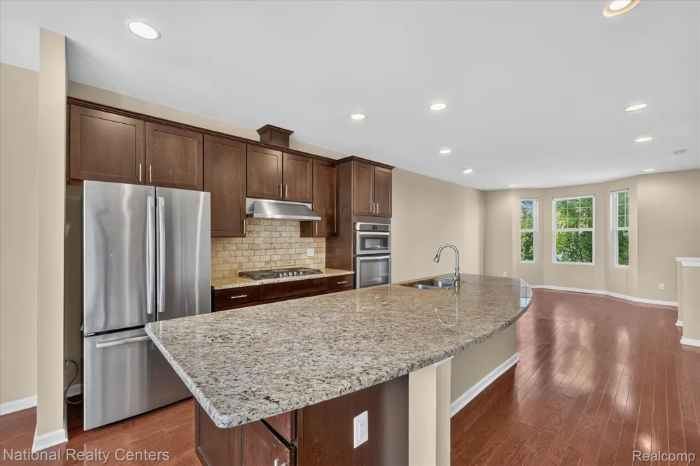 330 Glenhurst Boulevard Rochester Hills City, MI 48307