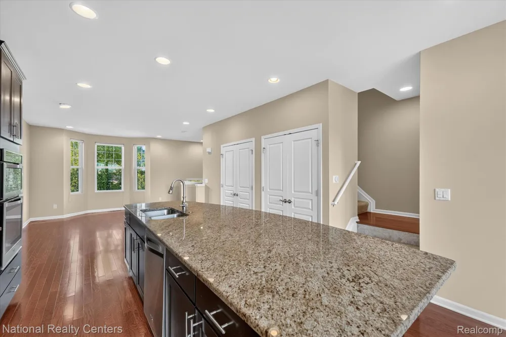 330 Glenhurst Boulevard Rochester Hills City, MI 48307