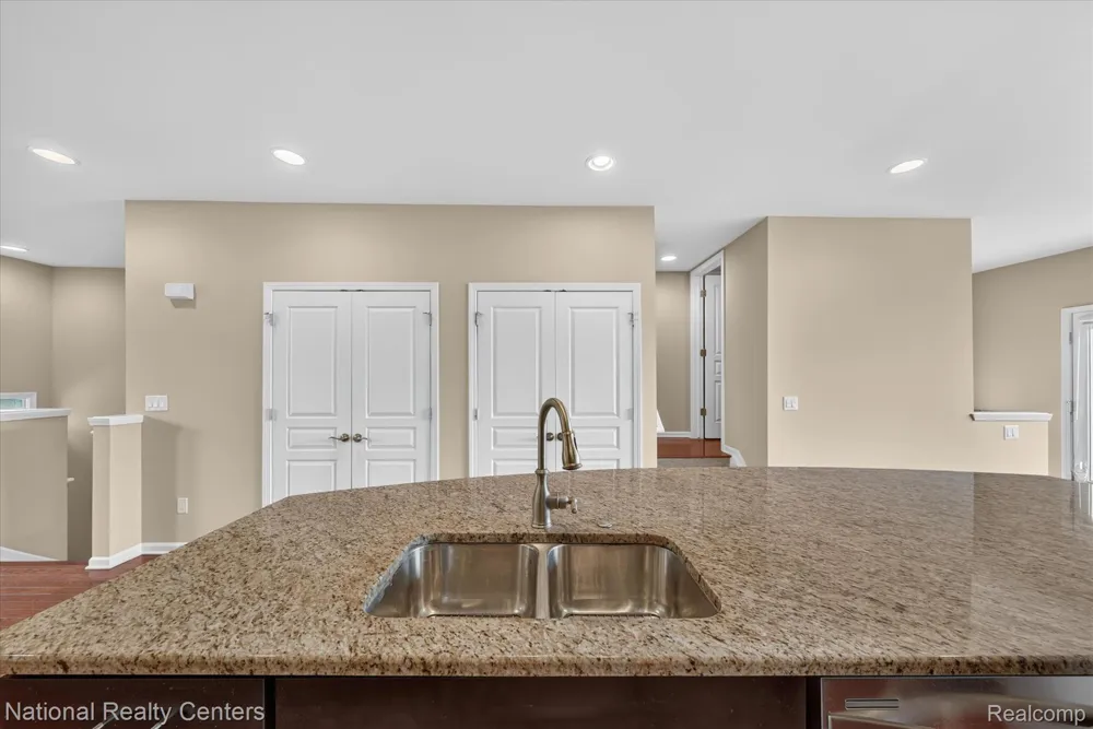 330 Glenhurst Boulevard Rochester Hills City, MI 48307