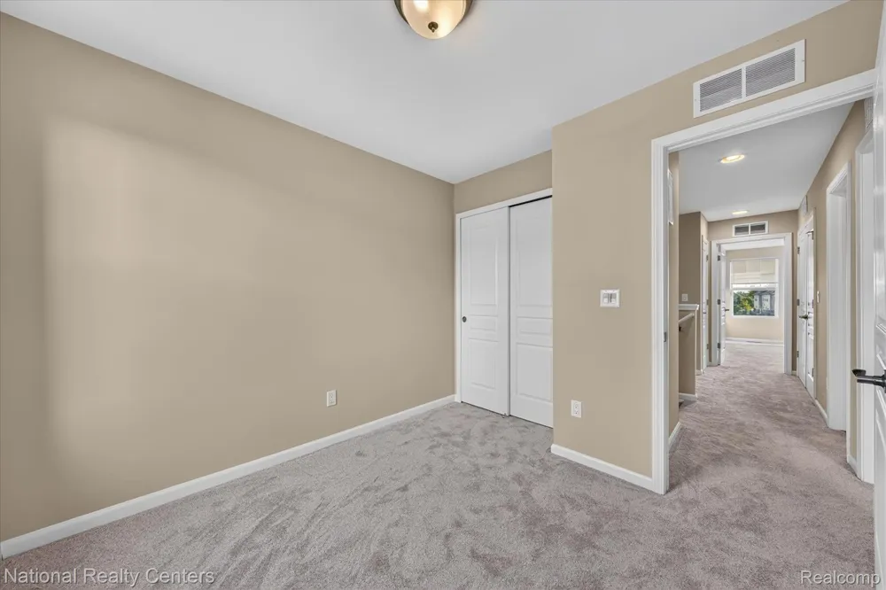 330 Glenhurst Boulevard Rochester Hills City, MI 48307