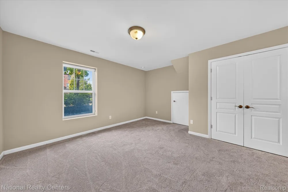 330 Glenhurst Boulevard Rochester Hills City, MI 48307