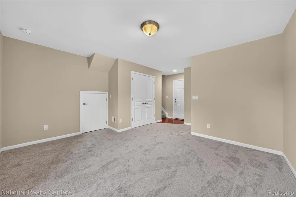 330 Glenhurst Boulevard Rochester Hills City, MI 48307