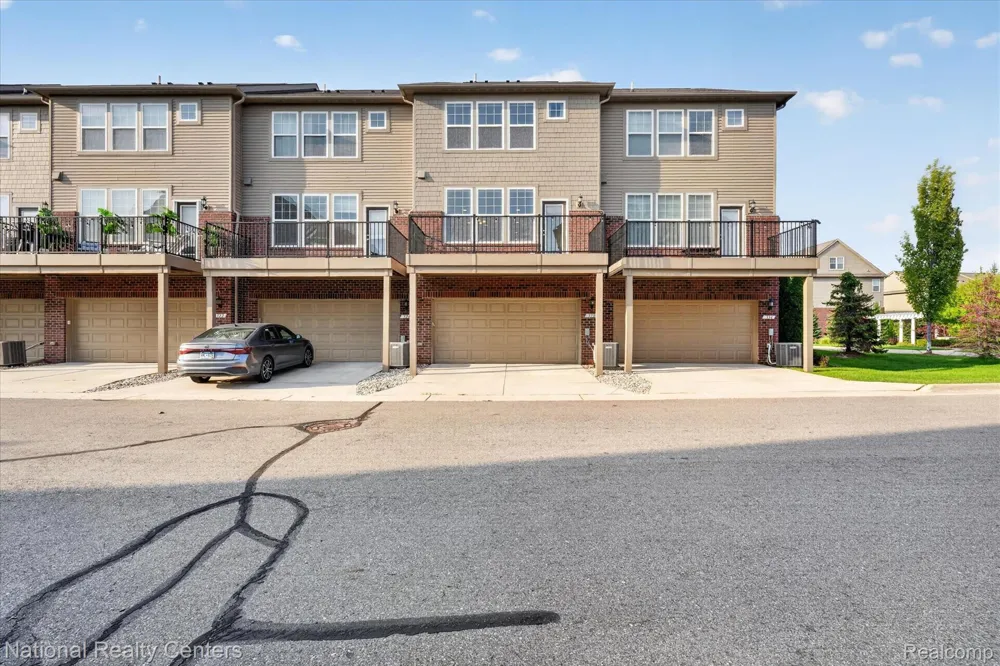 330 Glenhurst Boulevard Rochester Hills City, MI 48307
