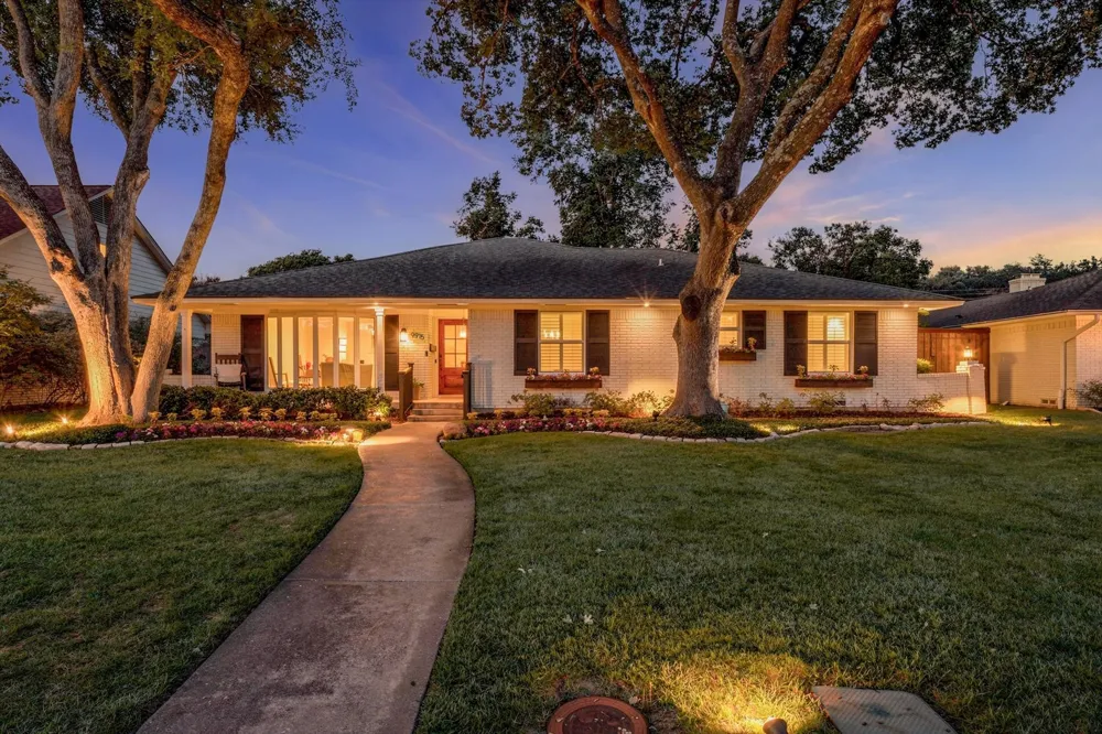 9915 Faircrest Drive Dallas, TX 75238