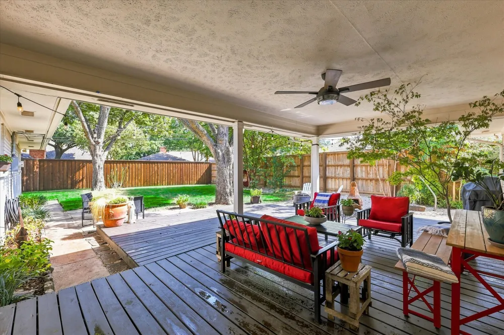 9915 Faircrest Drive Dallas, TX 75238