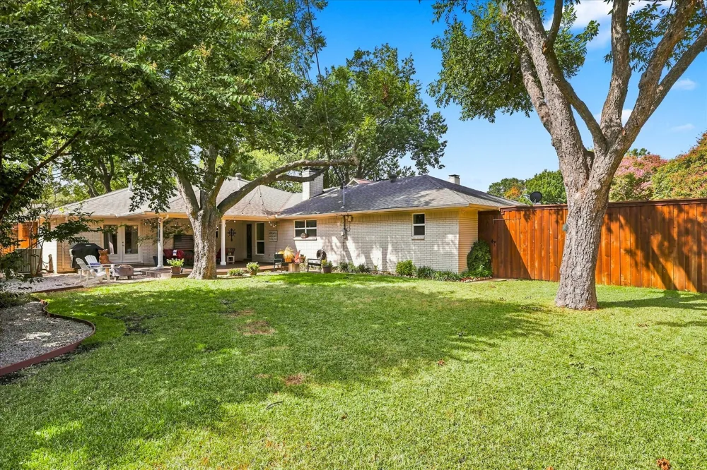 9915 Faircrest Drive Dallas, TX 75238
