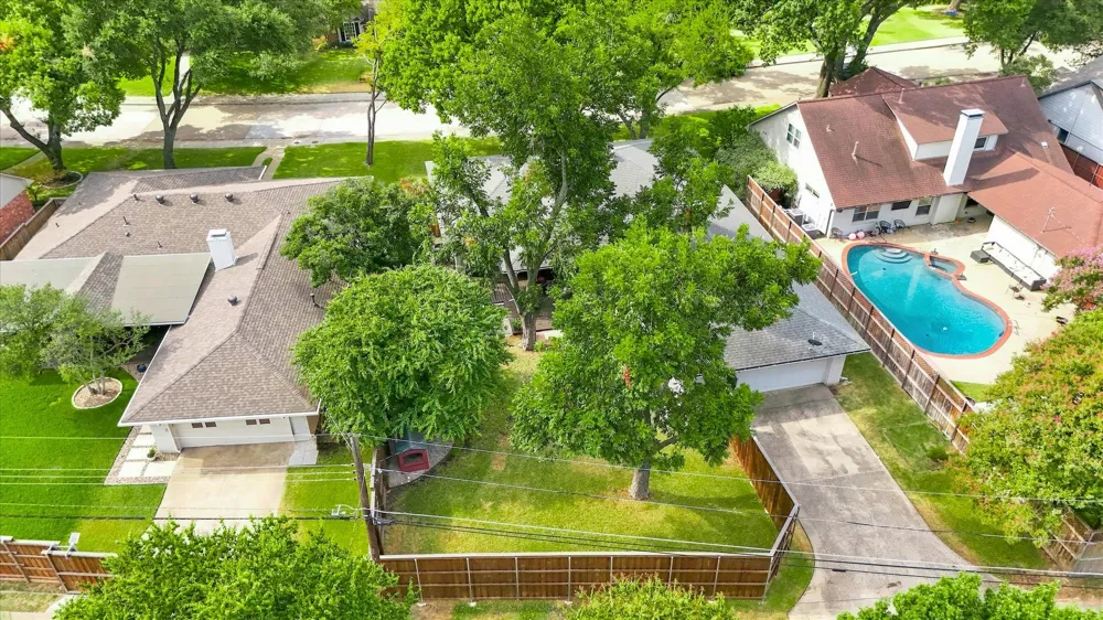 9915 Faircrest Drive Dallas, TX 75238