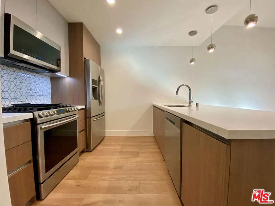 8017 W NORTON AVENUE #104 West Hollywood, CA 90046