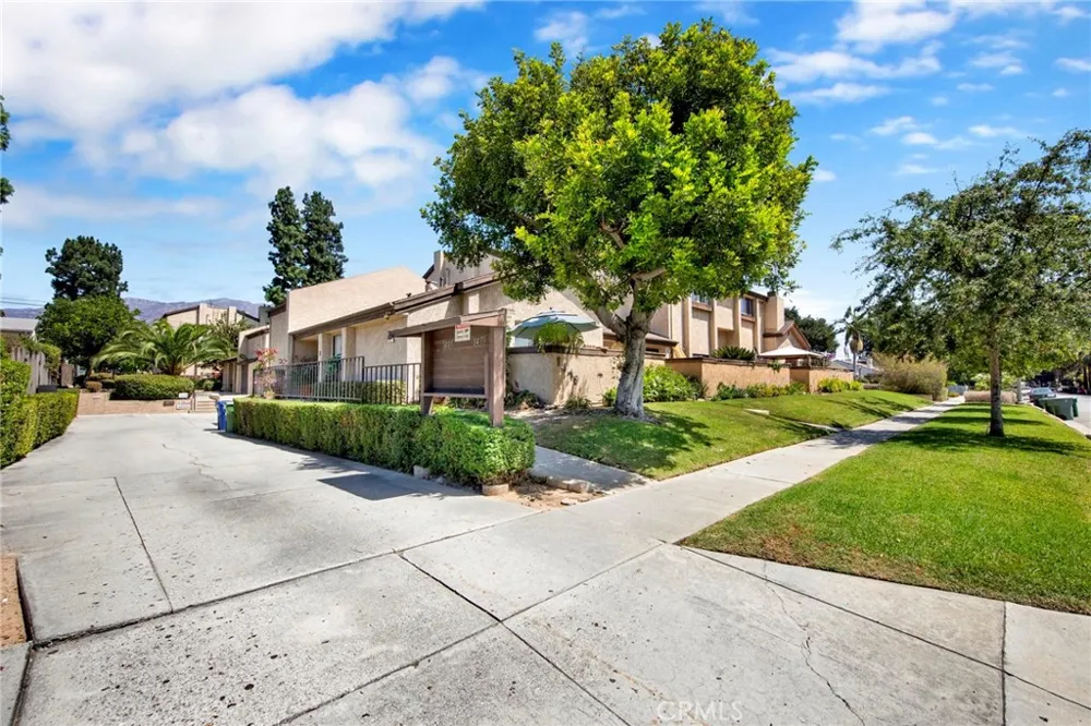 1484 Corson Street #5 Pasadena, CA 91106