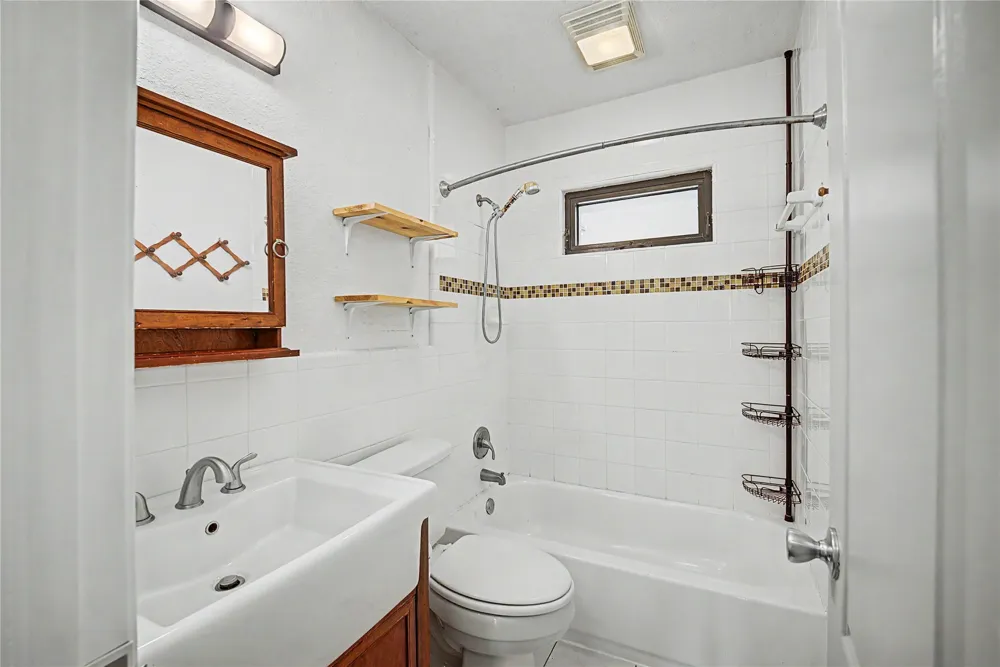 1229 S Erie Avenue Tulsa, OK 74112