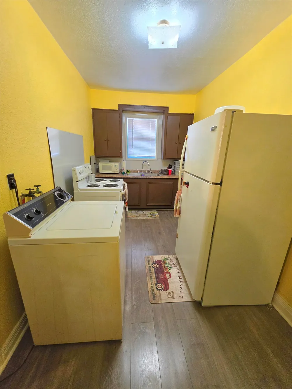 305 Eagle Street Weimar, TX 78962