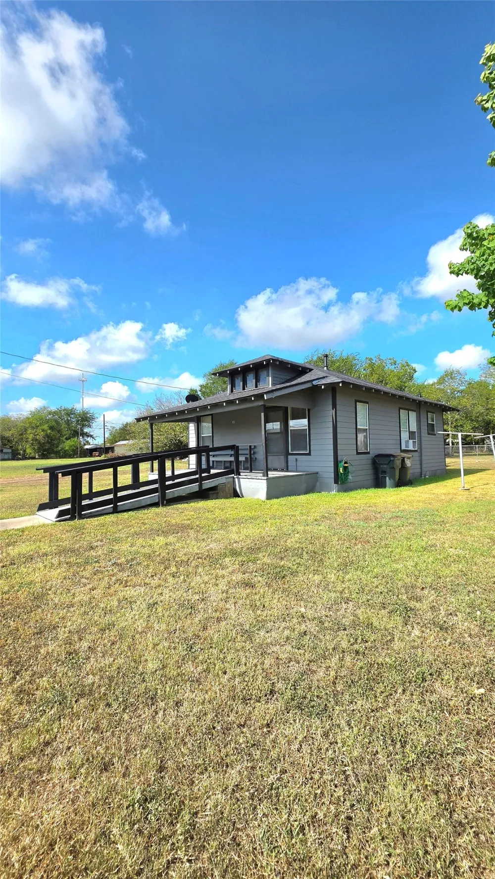 305 Eagle Street Weimar, TX 78962