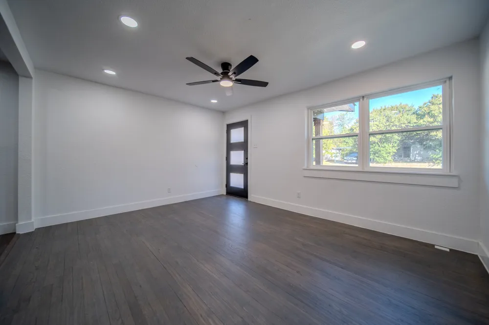 1530 Hillcrest Street Mesquite, TX 75149
