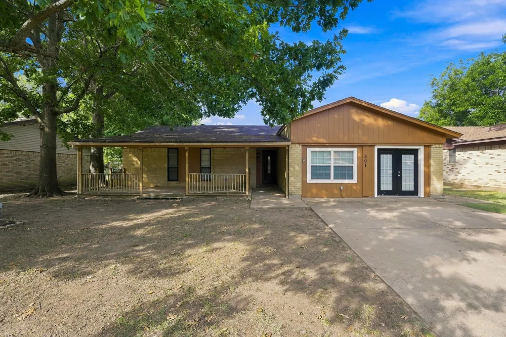 301 Suzanne Terrace Burleson, TX 76028