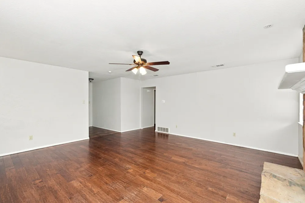 301 Suzanne Terrace Burleson, TX 76028