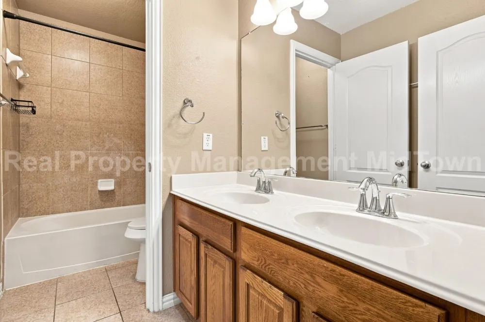 1105 Sunland Court Mansfield, TX 76063