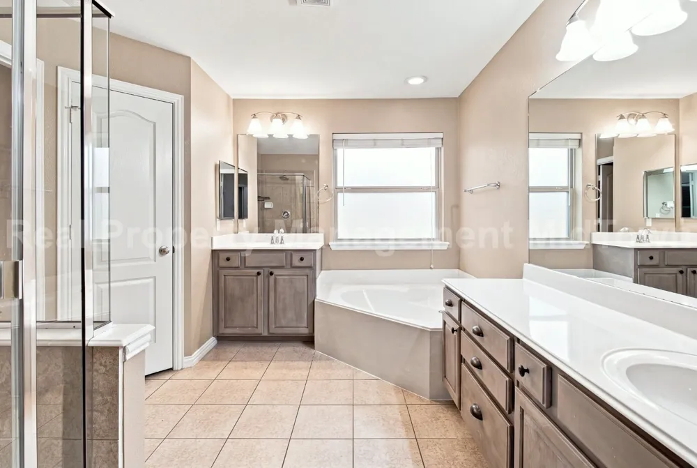 1105 Sunland Court Mansfield, TX 76063