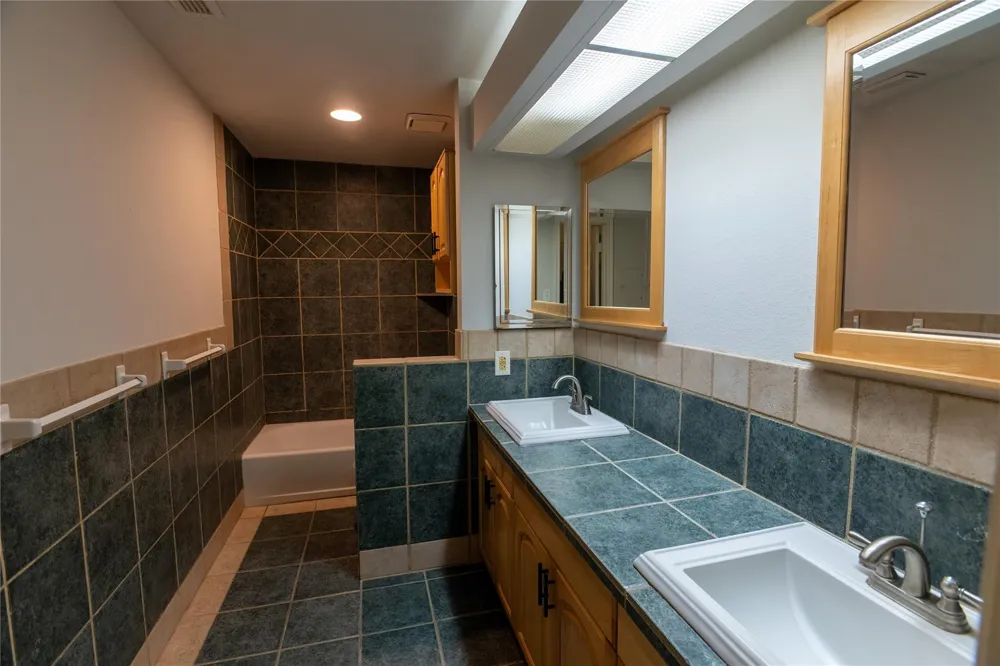 4144 Greystone Way #702 Sugar Land, TX 77479