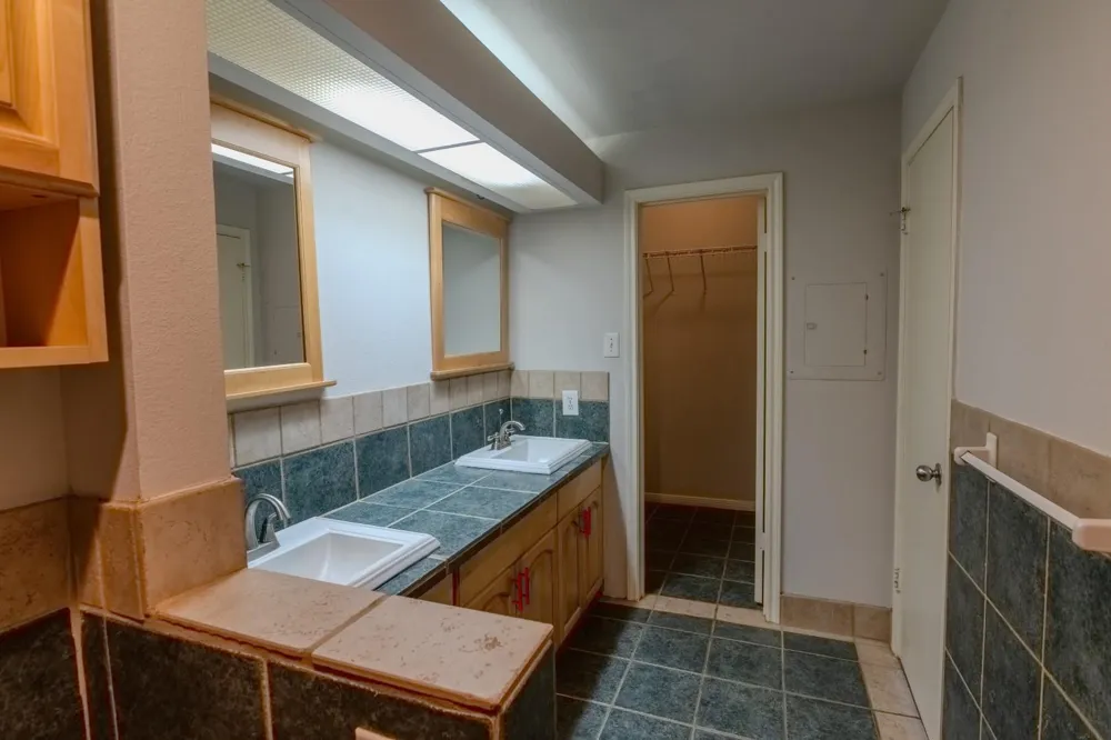 4144 Greystone Way #702 Sugar Land, TX 77479