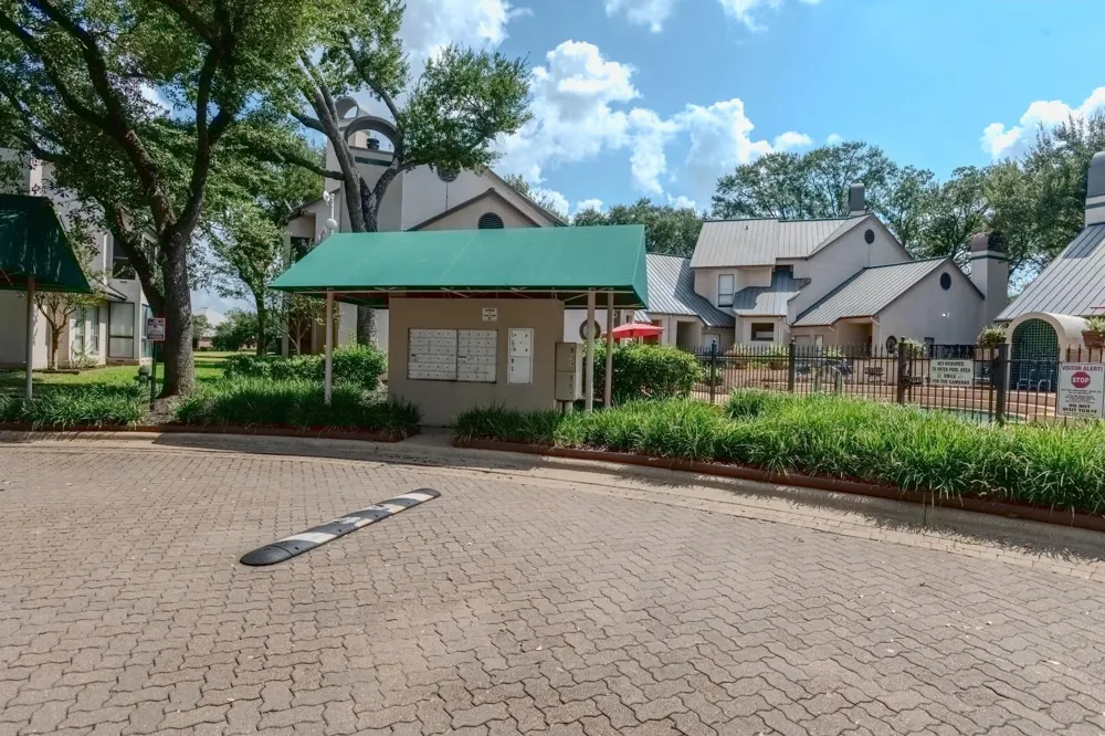 4144 Greystone Way #702 Sugar Land, TX 77479