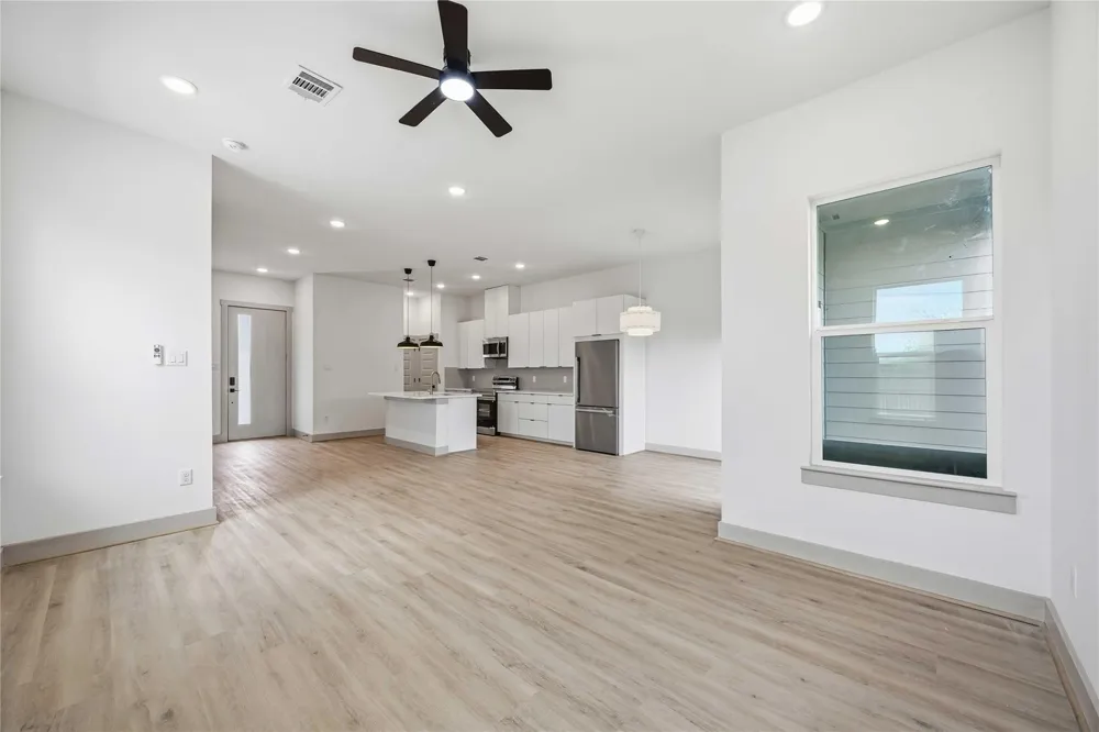 7555 Calhoun Street #B Houston, TX 77051