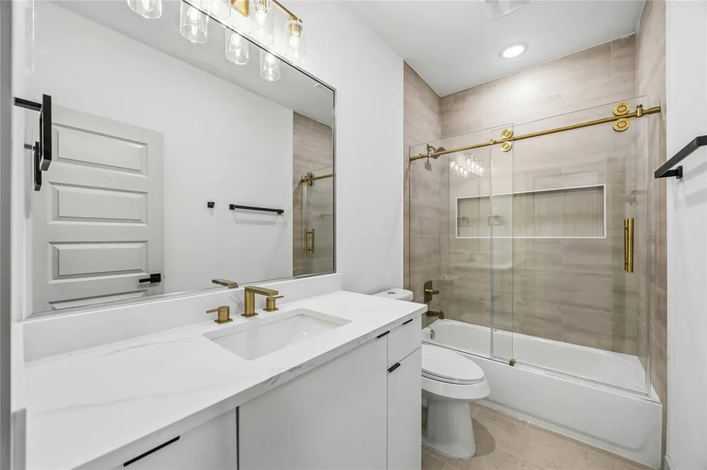 7555 Calhoun Street #B Houston, TX 77051