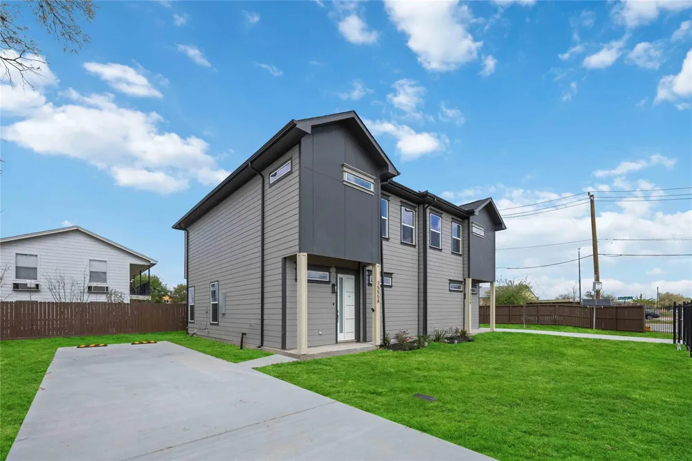 7555 Calhoun Street #B Houston, TX 77051