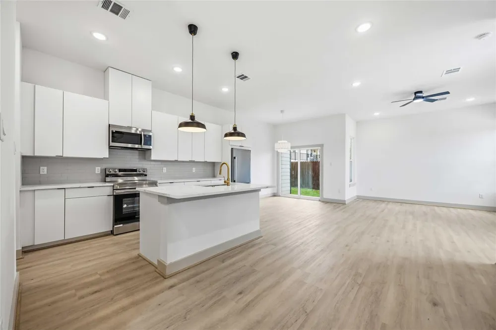 7555 Calhoun Street #B Houston, TX 77051