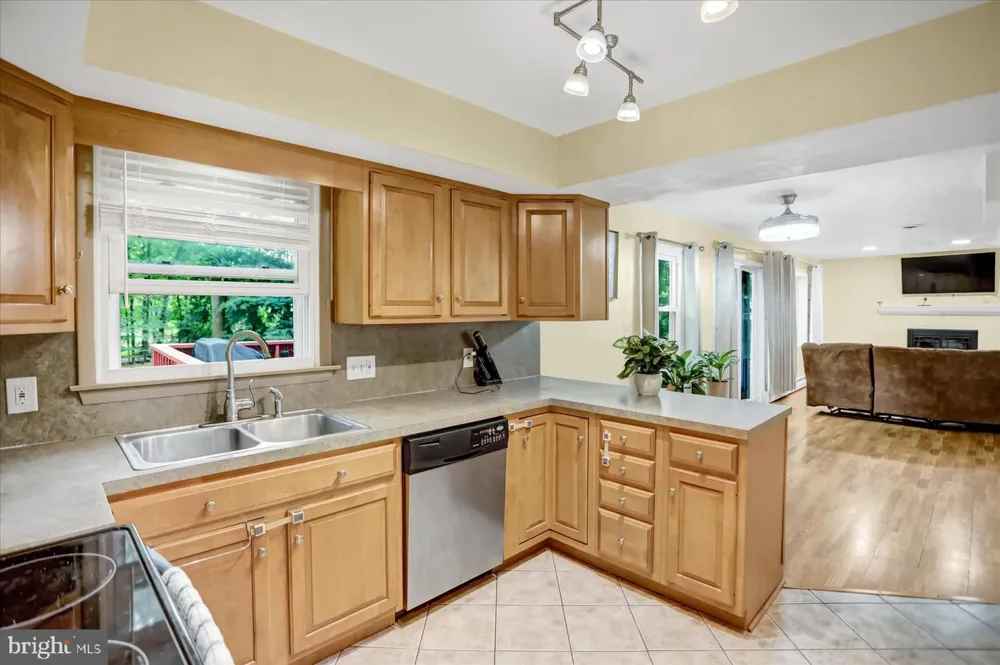 219 MORNINGSIDE CIRCLE State College, PA 16803