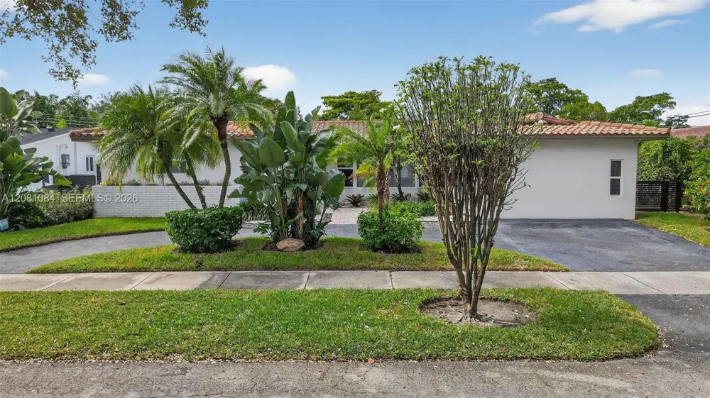 20610 NE 22nd Ct Miami, FL 33180