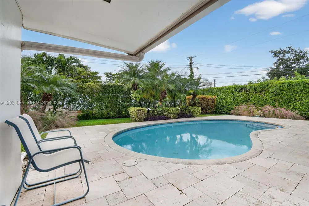 20610 NE 22nd Ct Miami, FL 33180