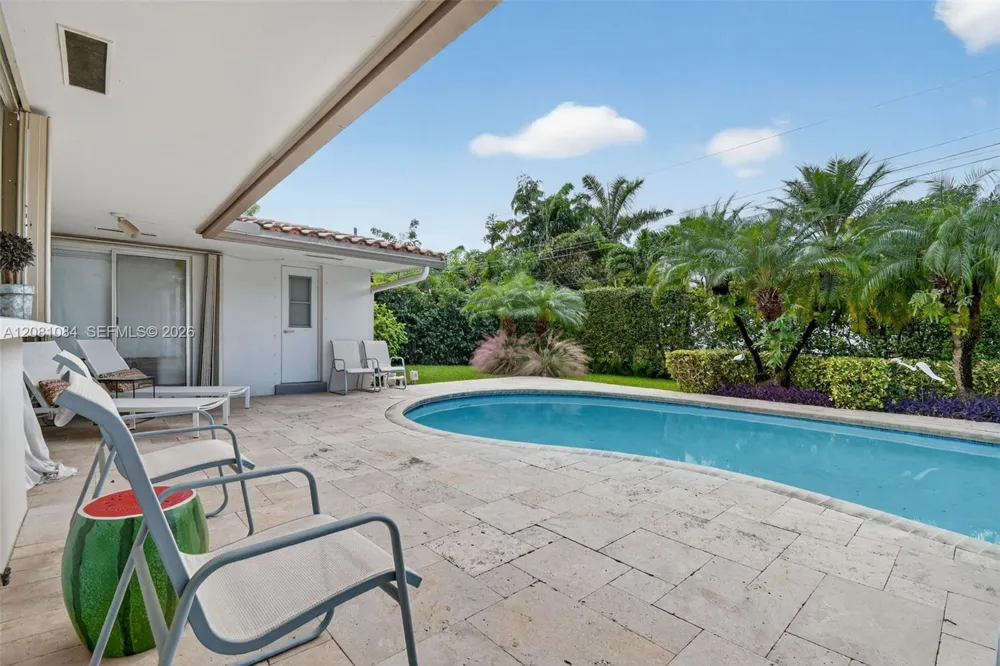 20610 NE 22nd Ct Miami, FL 33180