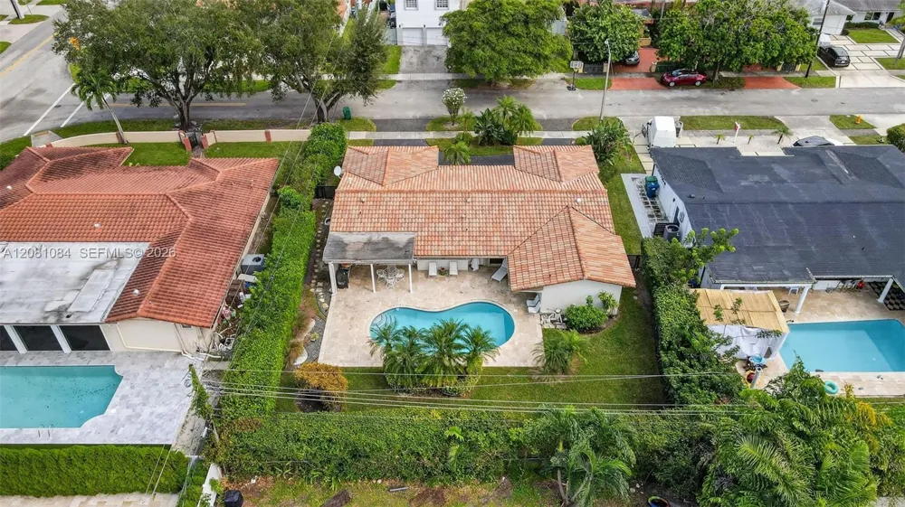 20610 NE 22nd Ct Miami, FL 33180