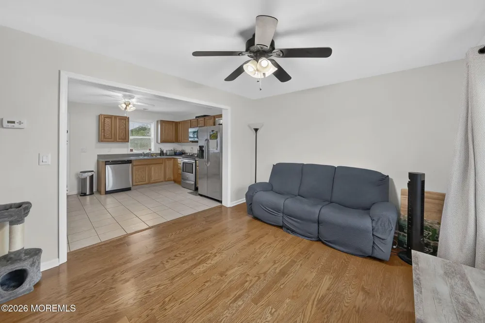 907 Harris Avenue Keyport, NJ 07735