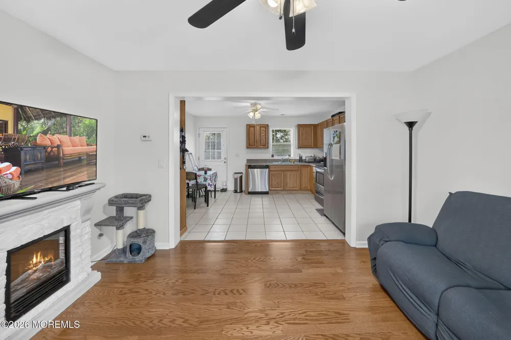 907 Harris Avenue Keyport, NJ 07735