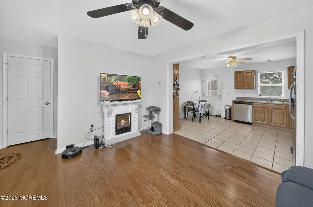 907 Harris Avenue Keyport, NJ 07735