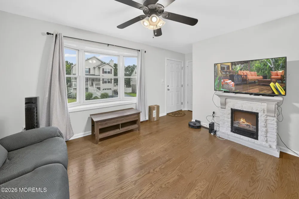 907 Harris Avenue Keyport, NJ 07735