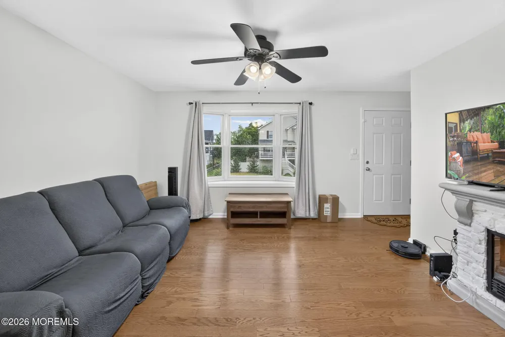 907 Harris Avenue Keyport, NJ 07735