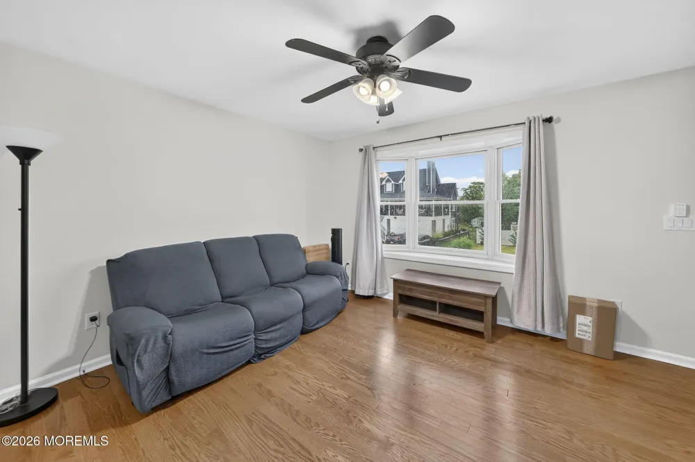 907 Harris Avenue Keyport, NJ 07735