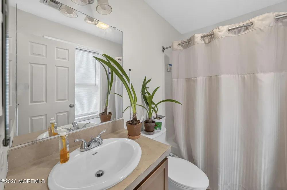907 Harris Avenue Keyport, NJ 07735
