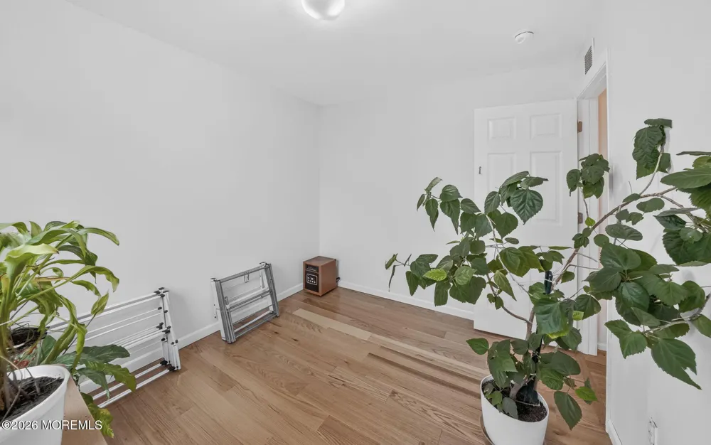 907 Harris Avenue Keyport, NJ 07735