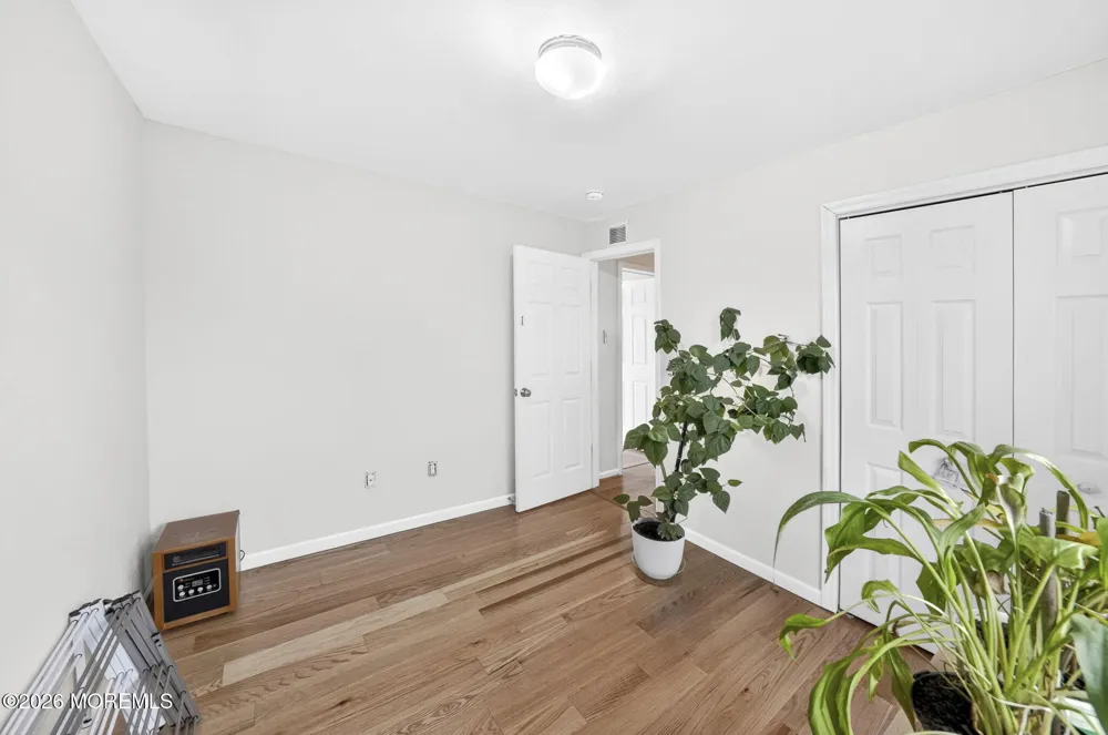 907 Harris Avenue Keyport, NJ 07735