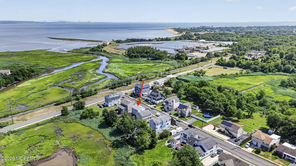 907 Harris Avenue Keyport, NJ 07735