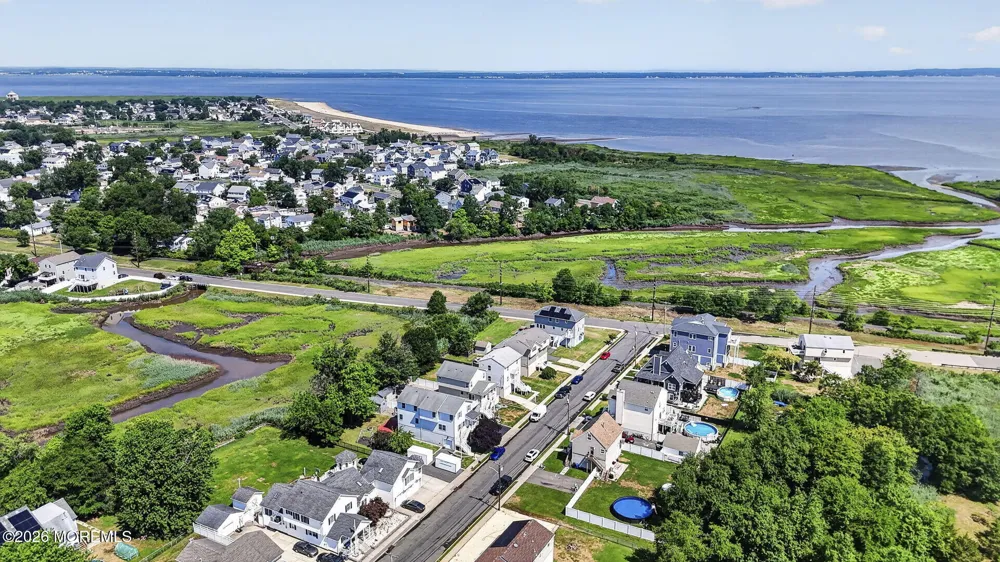 907 Harris Avenue Keyport, NJ 07735