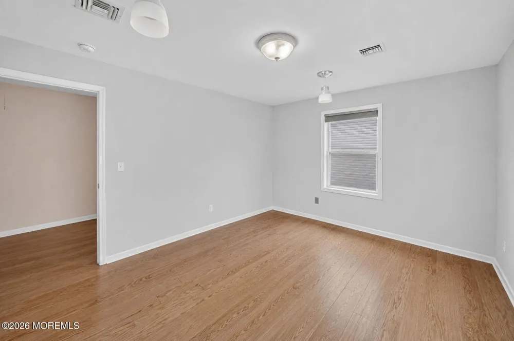907 Harris Avenue Keyport, NJ 07735