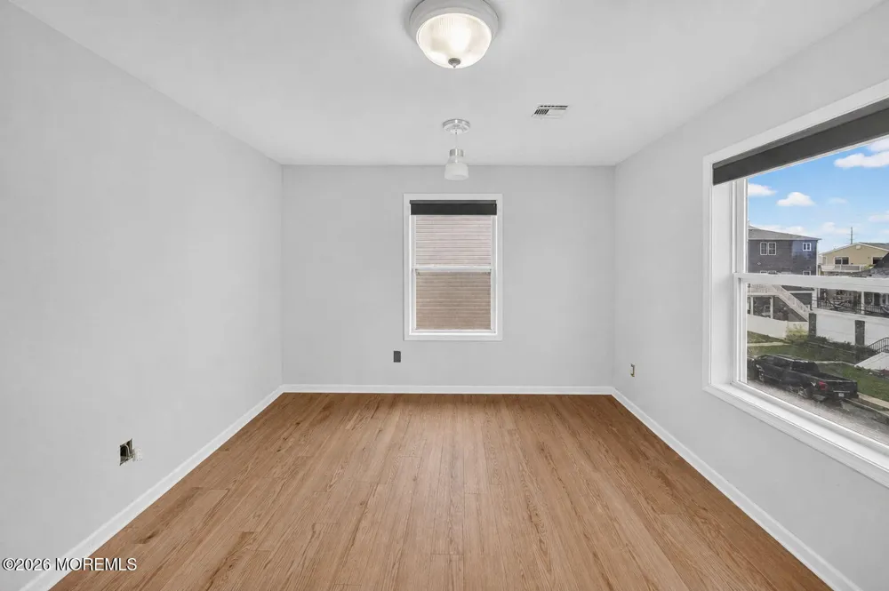 907 Harris Avenue Keyport, NJ 07735