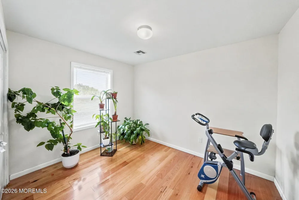 907 Harris Avenue Keyport, NJ 07735