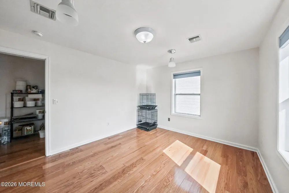907 Harris Avenue Keyport, NJ 07735